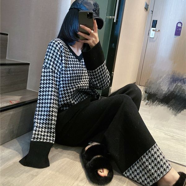 

2021 new women's knitted or crocheted ensembles houndstooth low v loose knitting pullovers elastic waist leg pants 2 female ensemble 4e, Gray