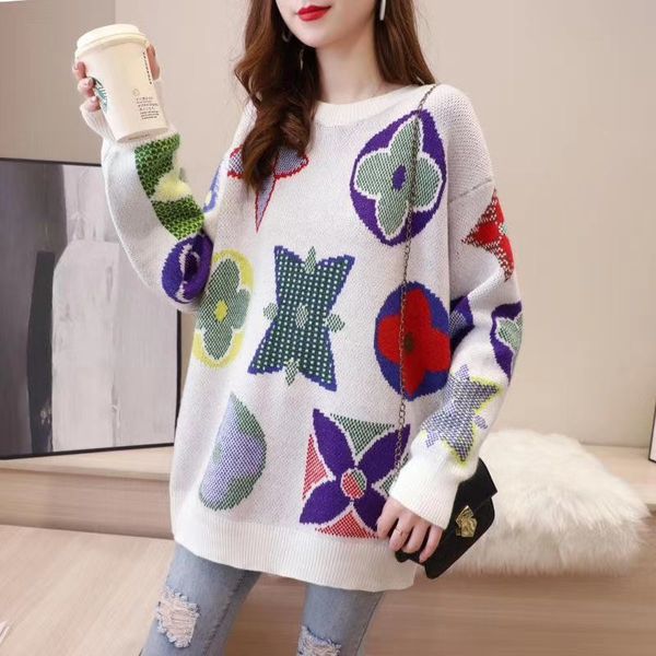 

2020 new autumn and winter pregnant women's sweater small fragrant style knitting design sense, White