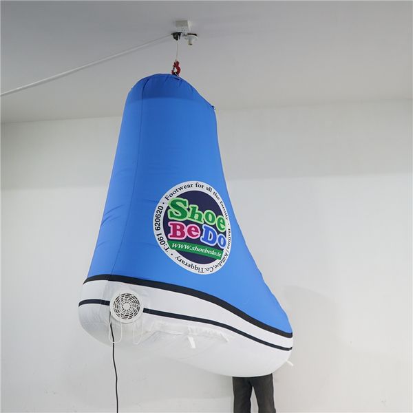 Scarpe gonfiabili del soffitto blu con il pallone gonfiabile di modello di Inflatables della striscia del LED con il ventilatore per la decorazione del locale notturno