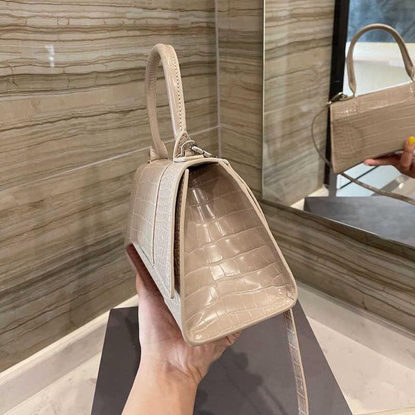 

boots handbag luxury designer bag fashionable and high-end shoulder hourglass purse cowhide leather
