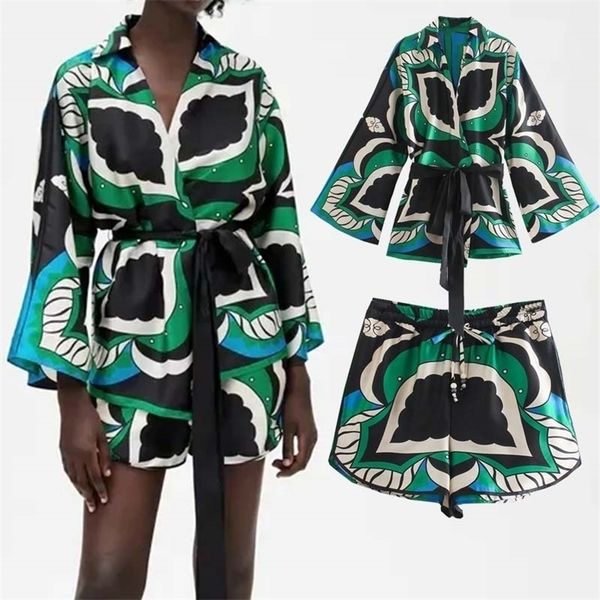 

zbza women business suit summer fashion green print 2 piece set kimono shirt blouse+high waist casual shorts woman 220312, White
