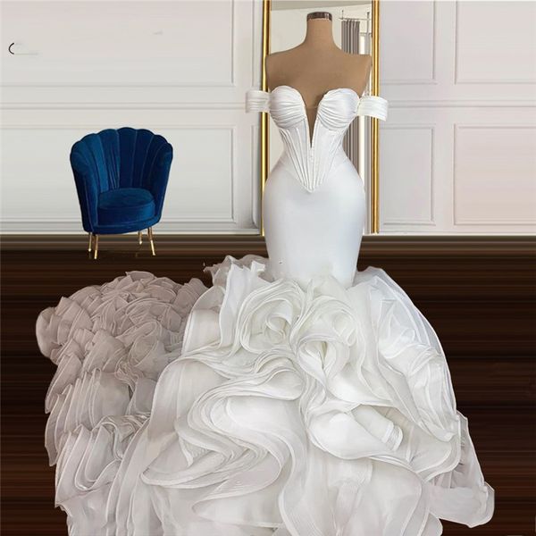 

long train wedding dress 2022 custom made tiered turkish dubai kaftans celebrity bridal gowns with short sleeves saudi arabia bride vestido, White