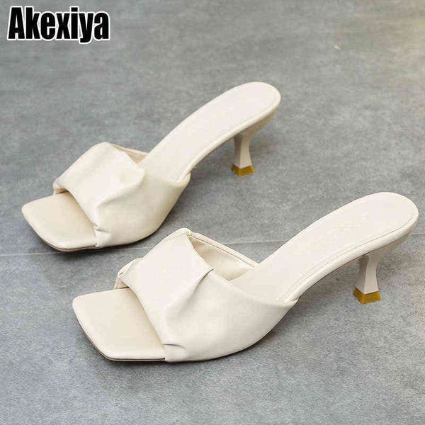 

slippers fashion square head peep toe low heel women slip on sandal outdoor slides summer elegant pleated shoes bc3701 220304, Black