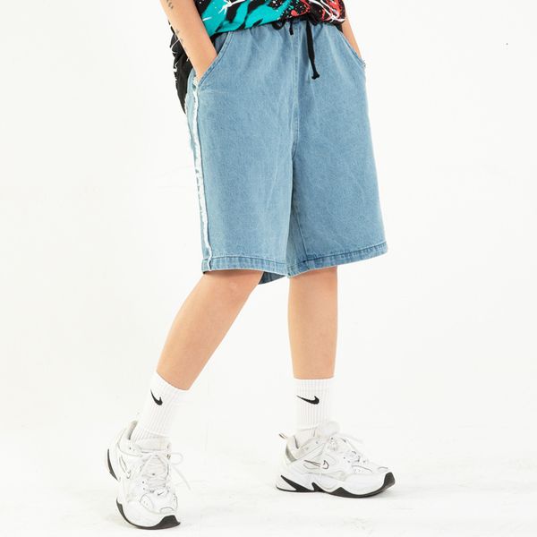 

wash to make old denim shorts with rough ee, Blue