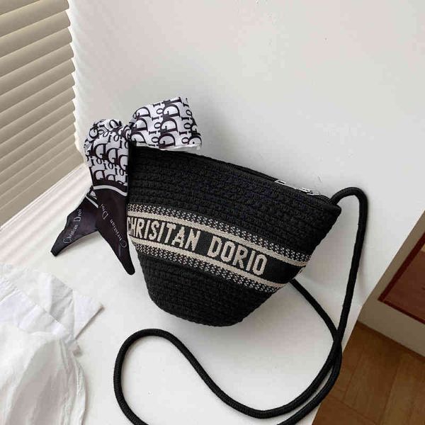 

2022 latest luggage factory wholesale red straw bucket bag for women bags