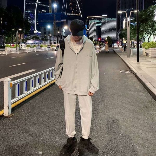 

leisure sports suit a new style of men's clothing in 2020, Gray