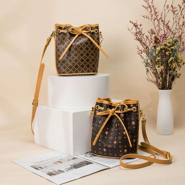 

luxurys designers small printed bucket autumn and winter 2021 new fashion women's large capacity one shoulder messenger bag guangzhou