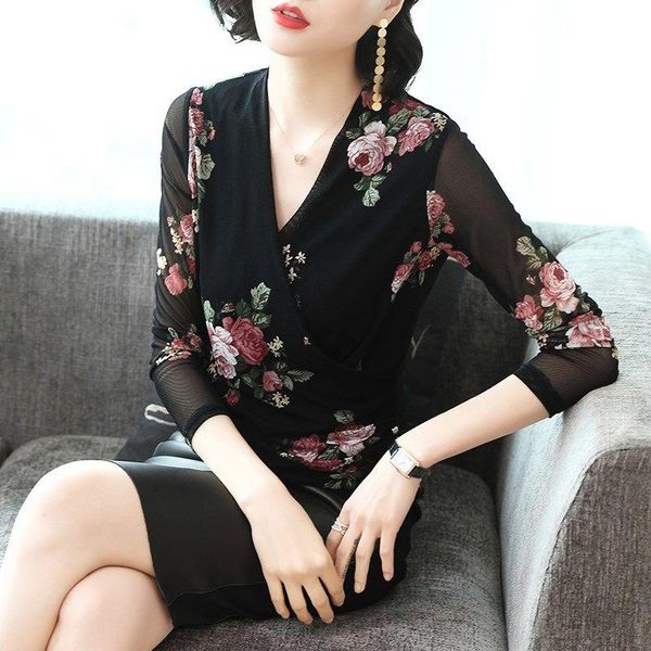 

women's blouses & shirts long-sleeved slim fashion printed shirt female sunscreen stitching thin section was v-neck blouse pullover wom, White