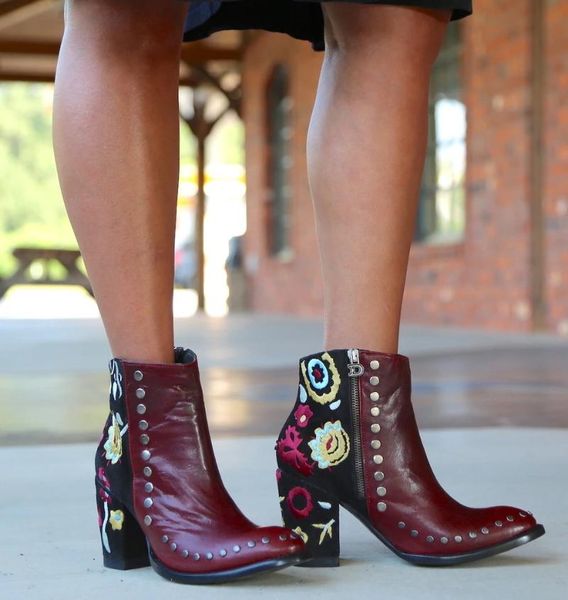 

2020 new winter fashion high-heeled women ankle boots rivet embroidered non-slip women boots pointed side pull-up women's, Black