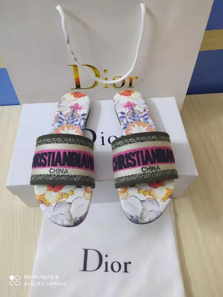 

2021 дизайнерские тапочки женские мужчины летние резиновые сандалии пляжные тапочки модные износостойкие тапочки в помещении размер обуви 35, Black