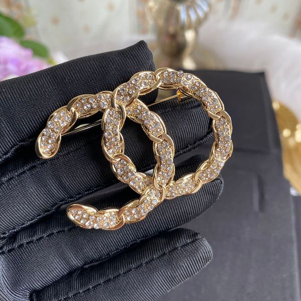 

fashion ladies blingbling crystal letter brooch pin rhinestone corsage lapel pins for women designer jewelry accessary wedding gift with box, Gray