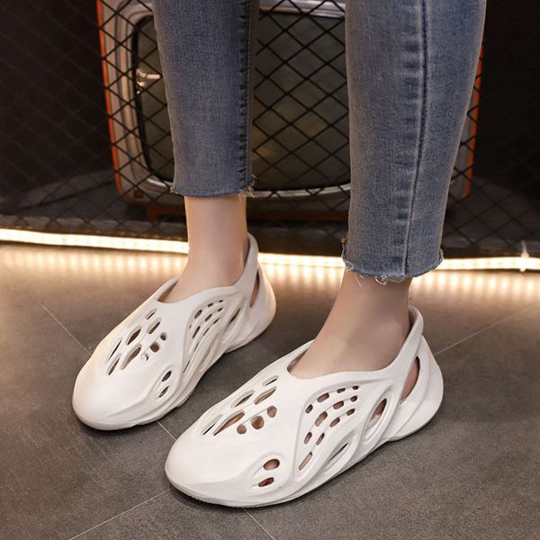 

summer coconut hole new for women to wear 2020 baotou fashion children's sandals hollow out sports beach sho, Black;red