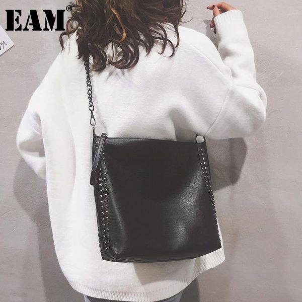 

shoulder bags [eam] women rivet brief large capacity pu leather personality all-match crossbody bag fashion tide 2021 18a1712