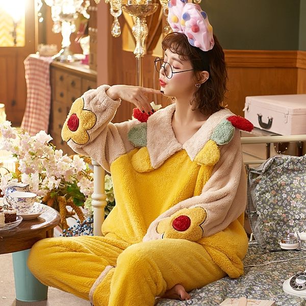 

ht0n sweet bee couples flower printed pyjamas pajamas sets sale and men spring y200713 ice silk quality long sleeve women sleepwear hot, Black;red