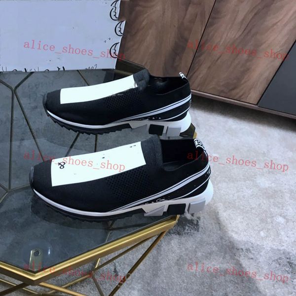 

girl famous marque designer sneakers woman casual socks knitting letter design low cut men and women fashion high-quality flying shoes, Black;red