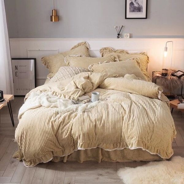 

2020 designer bedding sets yellow  bed comforters sets many colors luxury winter bedding in stock