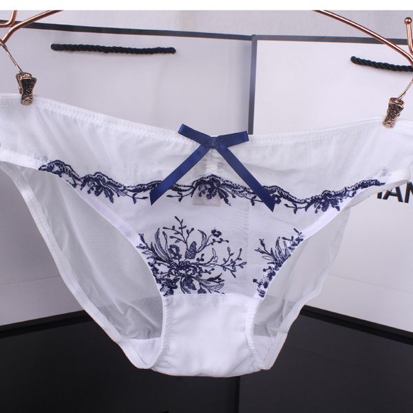 

embroidery lace comfortable women's underwear low waist youth fashion triangle shorts buttock girl, Black;pink