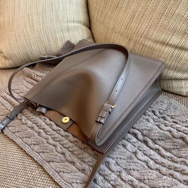 

cowhide tote bag 2021 new shoulder bag women's fashion messenger commuter large-capacity leather handbag