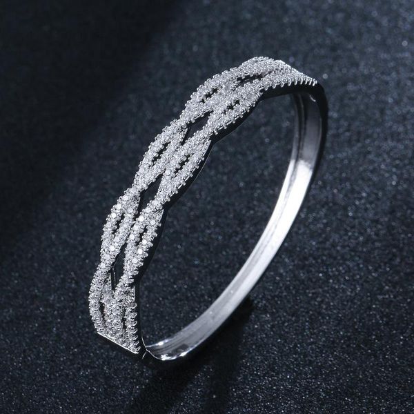 

bangle contracted three-dimensional figure eight cross copper inlay zircon high-end luxury bracelet joker woman, Black