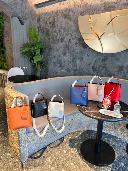 

2020 new women messenger travel bag classic style fashion bags shoulder bags lady totes handbags 23*23 cm