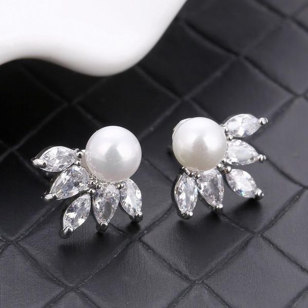 

stud funny trendy cubic zirconia rhinestone small cute earring for women 2021 punk silver plated luxury pearl jewelry wholesale, Golden;silver