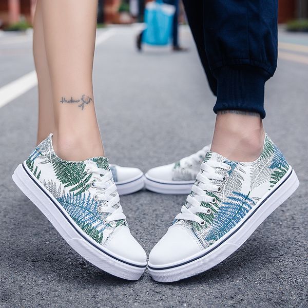 

tiktok, kwai jen, red 2019 men's summer new style canvas shoes, leisure shoes. c1212, Black;white