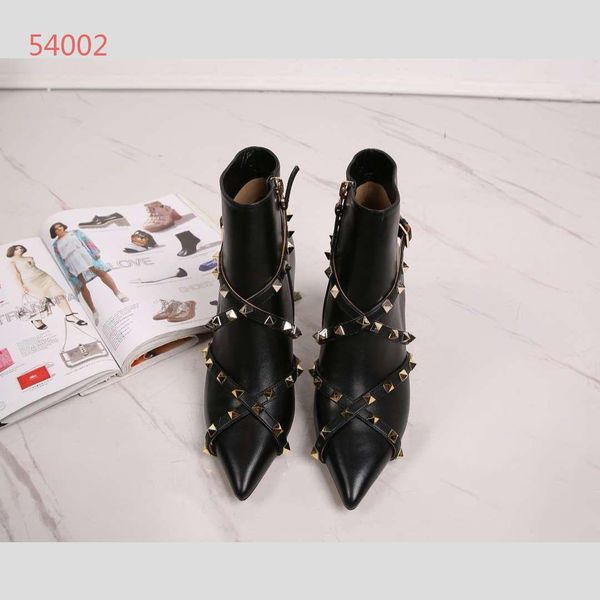 

comfortable breathable pedal of european station in early spring, with leather square buckles and women's shoes boots, size 34-40, Black