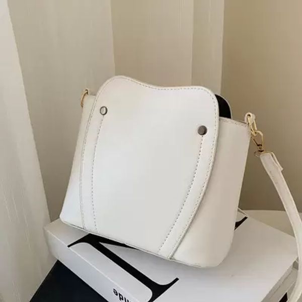 Borsa a tracolla Emerald New Trend Fashion Messenger Bag per donna borsa quadrata Temperament Goddess Bucket Bag Crossbody Borse Cute Girl borse bianco nero rosso