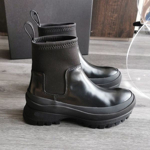 

2020 autumn and winter new round head, thick sole, non-slip leather elastic sleeve, waterproof boots, heels and heels for women's shoes, Black
