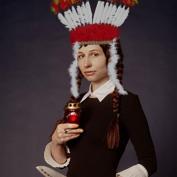 

1шт родной индийский головной убор индийский головной убор colordul перья эмиратов шляпа хэллоуин косплей реквизит головной декор декор bbyx