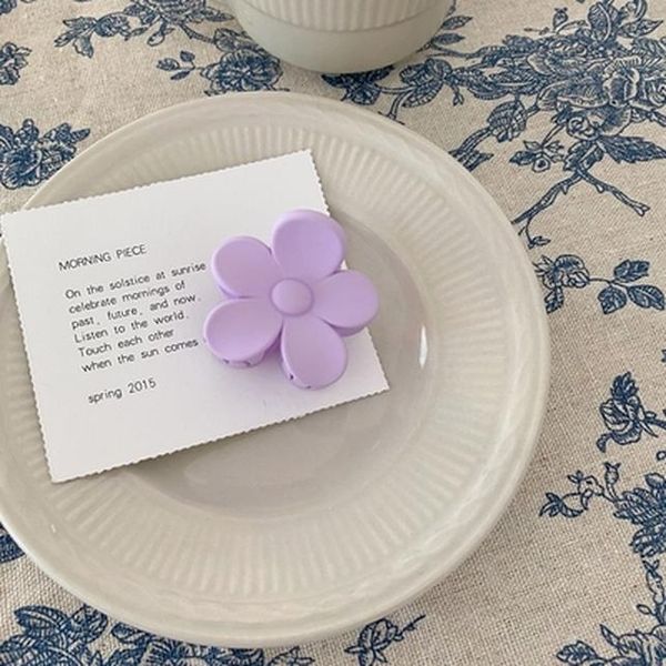 

aomu 2020 korean fashion purple irregular flower twist shape acetate acrylic hairpin hair clips for women hair accessories wmtyyj bdesybag, Golden;white