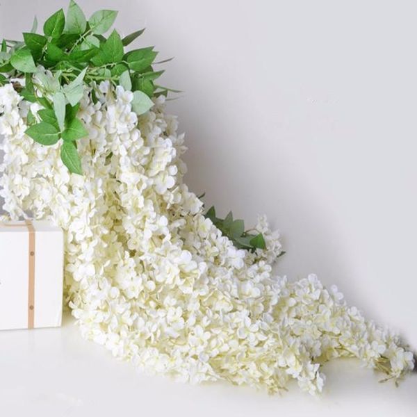 Fiori artificiali bianchi Decorazione di nozze Vite di glicine Corda di bouquet di ortensie per ornamento da soffitto per feste domestiche 30 pezzi