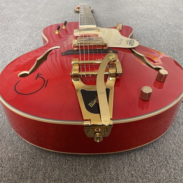 

classic brand jazz guitar, large rocker vibrato system, hollow jazz, moving tone, comfortable feel, delivery to home.