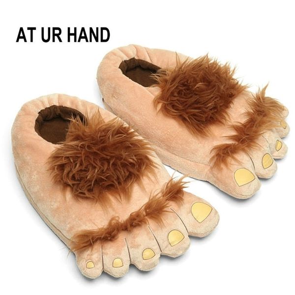 AT UR HAND Lustige Frauen Männer Plüsch Hausschuhe Weiche Baumwolle Gepolsterte Slipper Warme Hobbit Große Füße Boden Rutschfeste Haus Feetwear Y201026