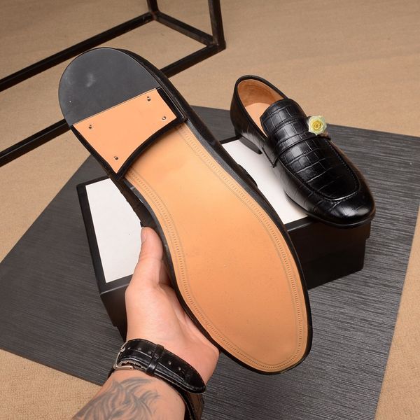

brand mens shoe 2020 autumn flat dress shoes shoes mixed color luxury mens loafers party wedding office shoes male footwear, Black