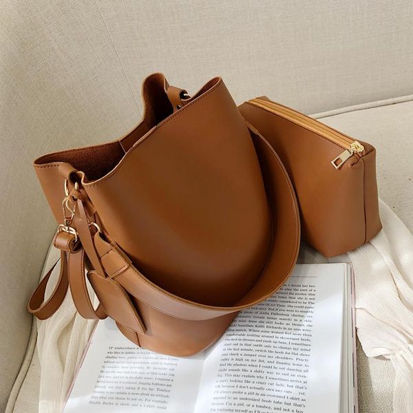 Borse a tracolla Borsa a secchiello grande da donna casual semplice 2021 Borsa da donna di design in pelle di qualità Messenger ad alta capacità