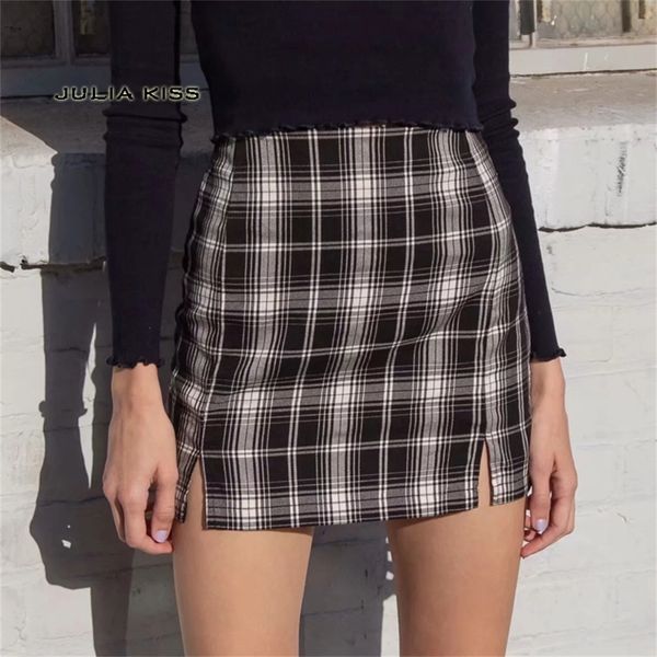 

women white and black plaid print mini skirt with two small front slits lj200820