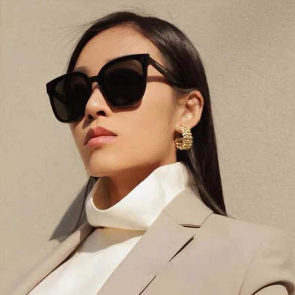 

new succinct polarized sunglasses clean and simple butterfly frame with big lenses fashion star style eyewear, White;black