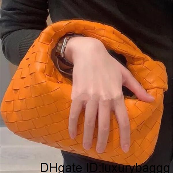 

2020 hand woven leather handbags cloud shape evening bags chain clutch women pouch clip handbag crossbody totes