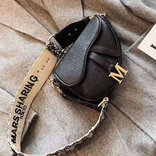 

75% off luggage factory wholesale saddle leather feminine versatile messenger student bag advanced sense of style