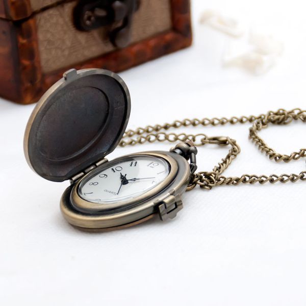 Studente regalo ragazzo nuovo orologio da tasca intagliato a forma di uovo collana accessori vintage all'ingrosso orologio moda catena maglione edizione coreana