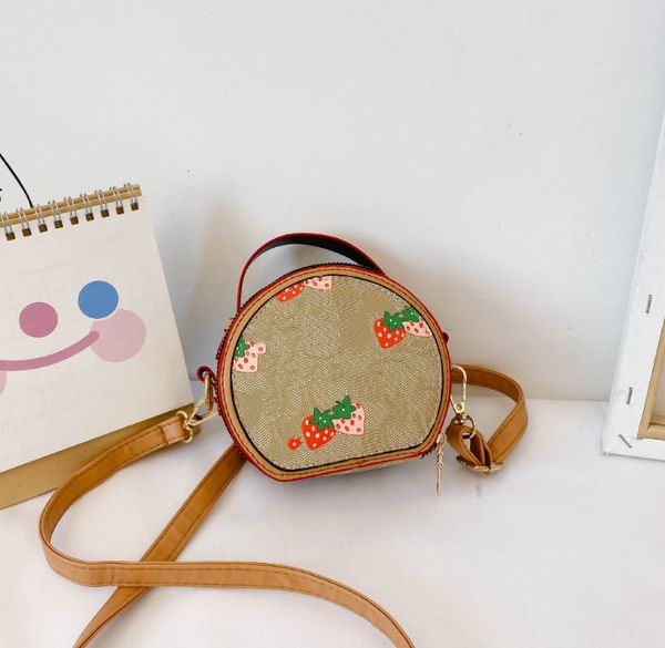 

designer girls shell handbag 2021 new children letter cartoon printed messenger bag kids strawberry circular single shoulder bag a4843, Black
