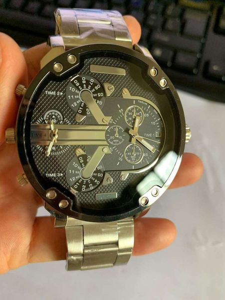 

leisure qing ku sports fashion atmosphere men's personalized alloy steel band watch, Slivery;brown