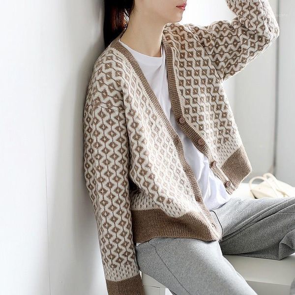 

2020 autumn and winter korean style retro elegant knitted cardigan female v-neck plaid loose coat sweater1, White