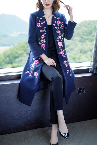 

mother in the autumn cardigan coat long 2020 new noble rich wife wind clothes middle-aged women's clothingmother winter wool coat femal, Black;gray