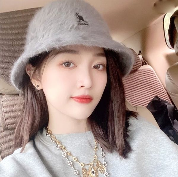 

hxrt trendy label winter knitted ski beanie hats kids poms kangaroo wool thick cap folds casual skullies beanies cable s, Brown;gray