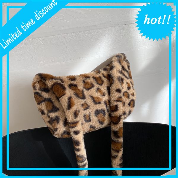 

autumn and winter women's 2020 new fashion plush leopard messenger bag