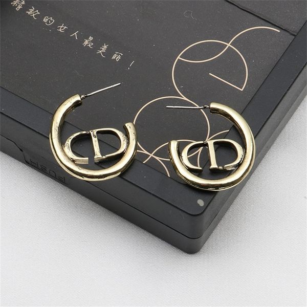

light luxury red with personality earrings, Golden;silver