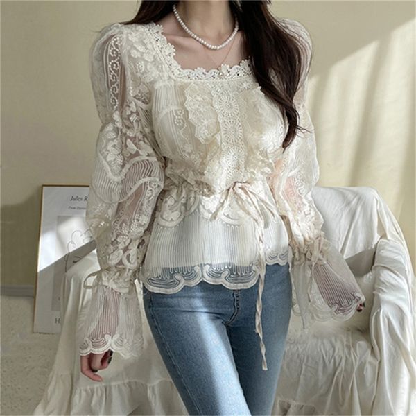 

2021 new french palace style collar leaking clavicle heavy industry crochet lace puff sleeve shirt women kyve, White
