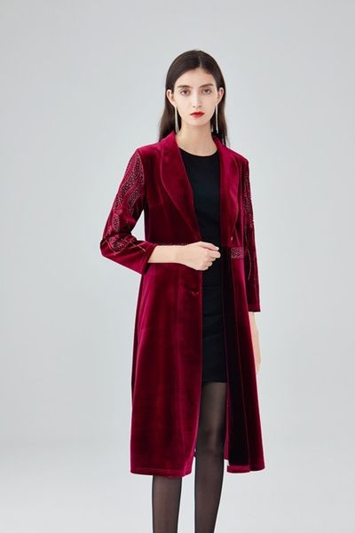

golden velvet coat female 2020 autumn and winter style wedding mother dress dress high-end western-style waist thin long trench coat, Black;gray